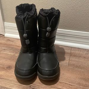 Lands end Black size 4 kids snow boots
